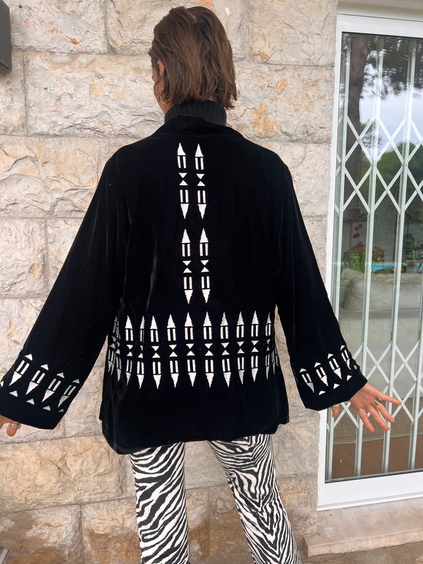 Asma - Embroidered Velvet Jacket