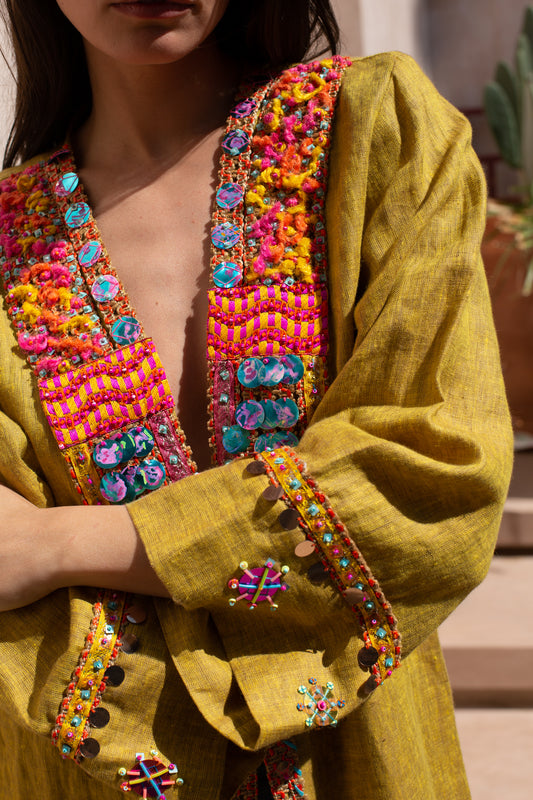 Izo - Linen Embroidered Robe